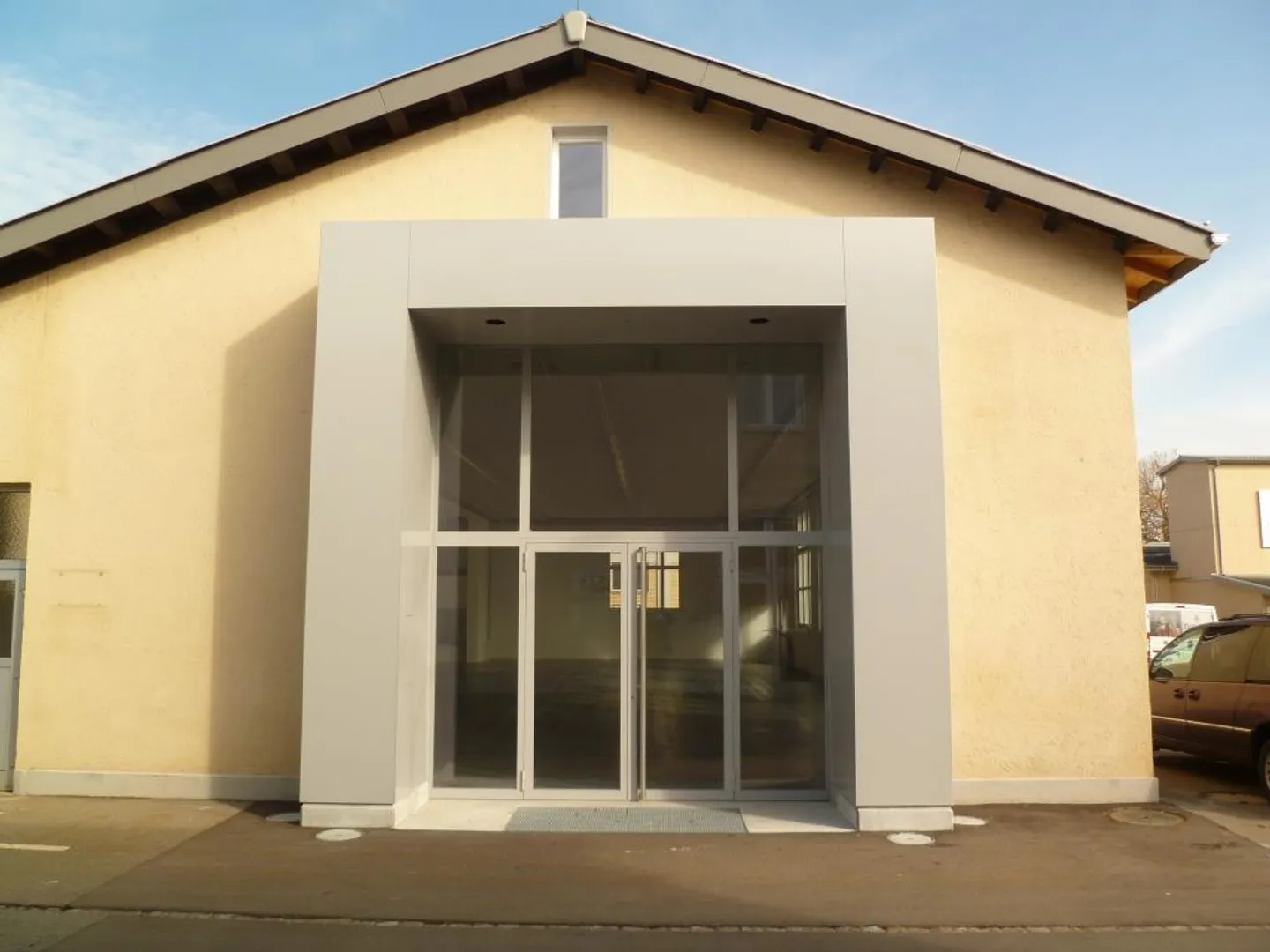 Attraktive Gewerbehalle mit vielen Parkplätzen (Marina Horn). - Foto 8 von 15