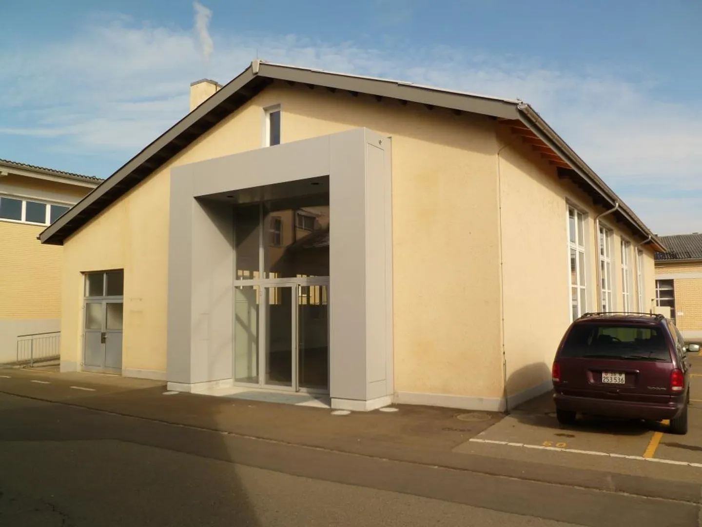 Attraktive Gewerbehalle mit vielen Parkplätzen (Marina Horn). - Foto 9 von 15