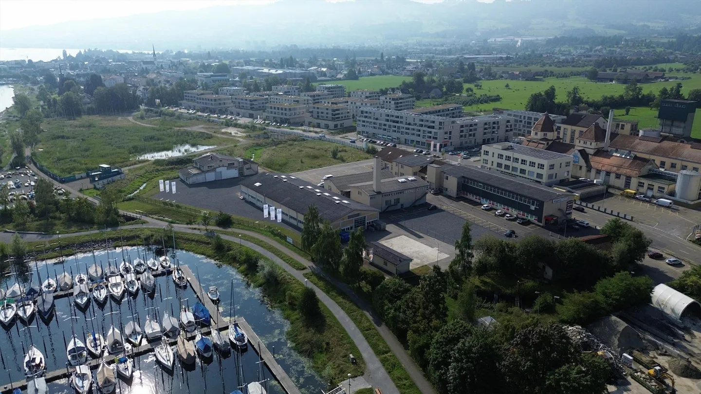 Attraktive Gewerbehalle mit vielen Parkplätzen (Marina Horn). - Foto 10 von 15