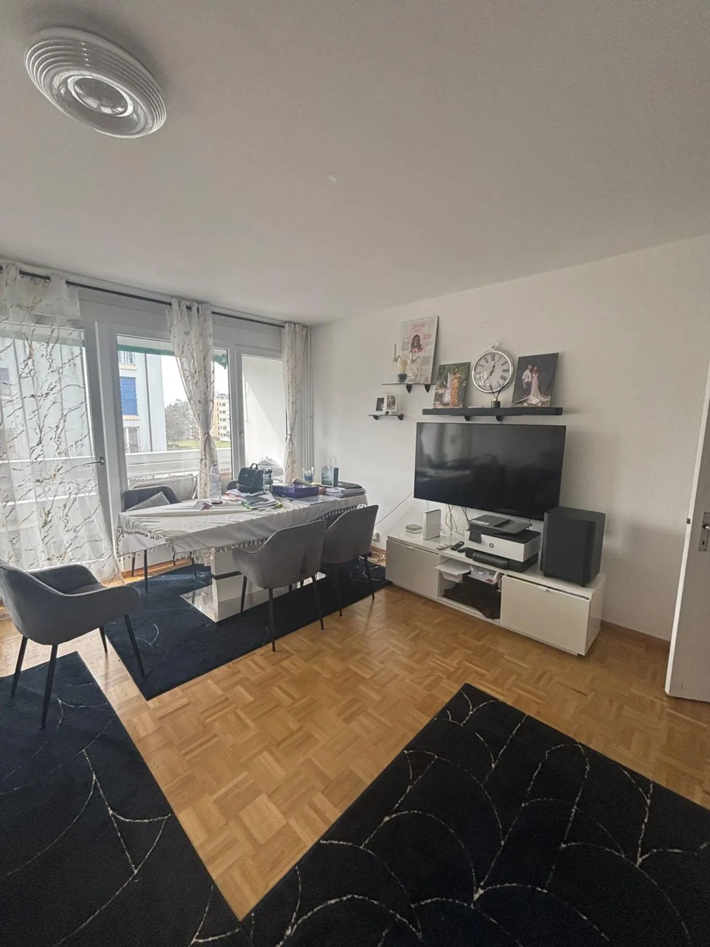 Appartement spacieux de 5 pièces - Photo 2 sur 6