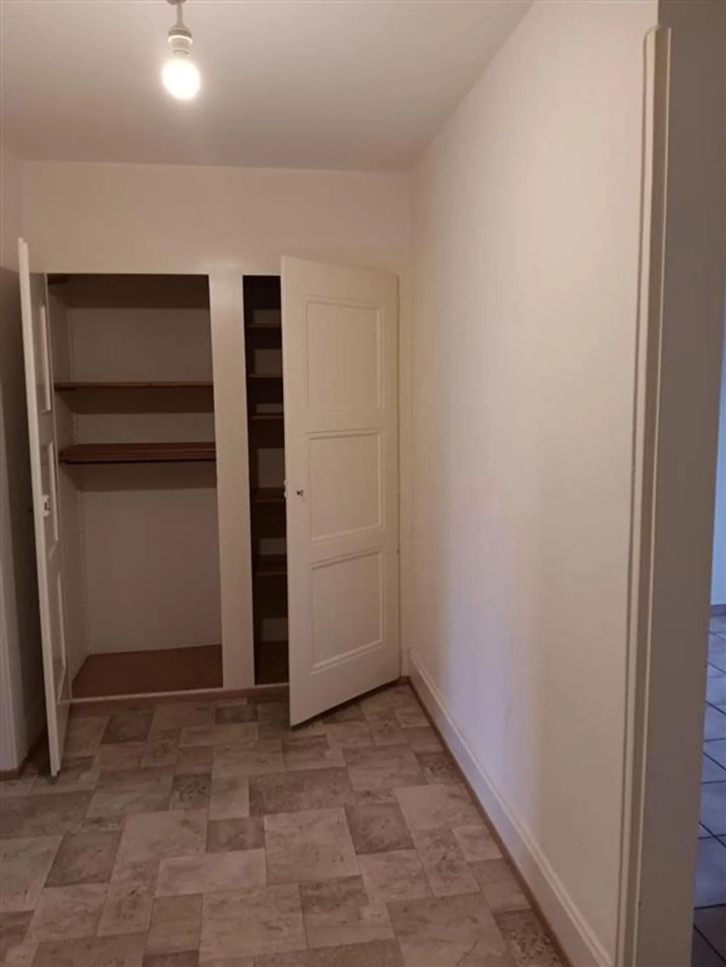 2-Zimmer-Wohnung in der Nähe aller Annehmlichkeiten - Foto 7 von 10
