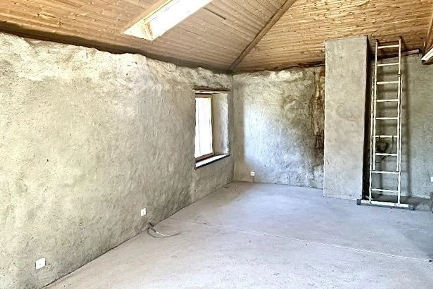 Three House Parts with Large Garden - Photo 22 of 49