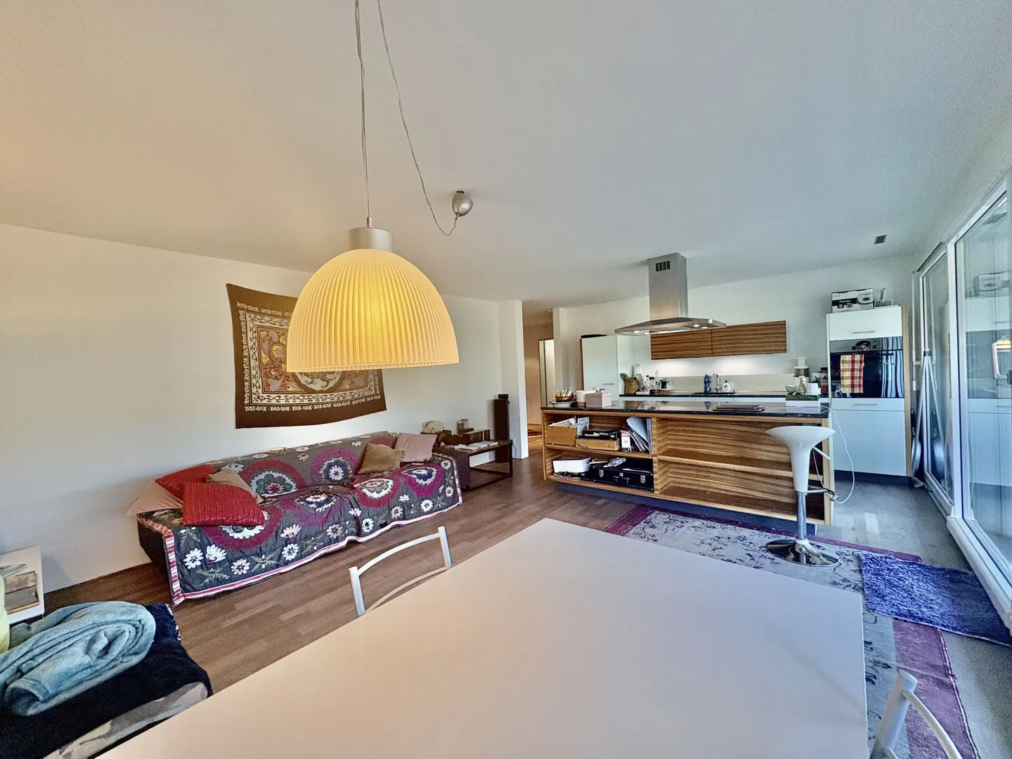 Living with a View - Charming and Quiet 2.5 Room Apartment - Photo 4 of 8