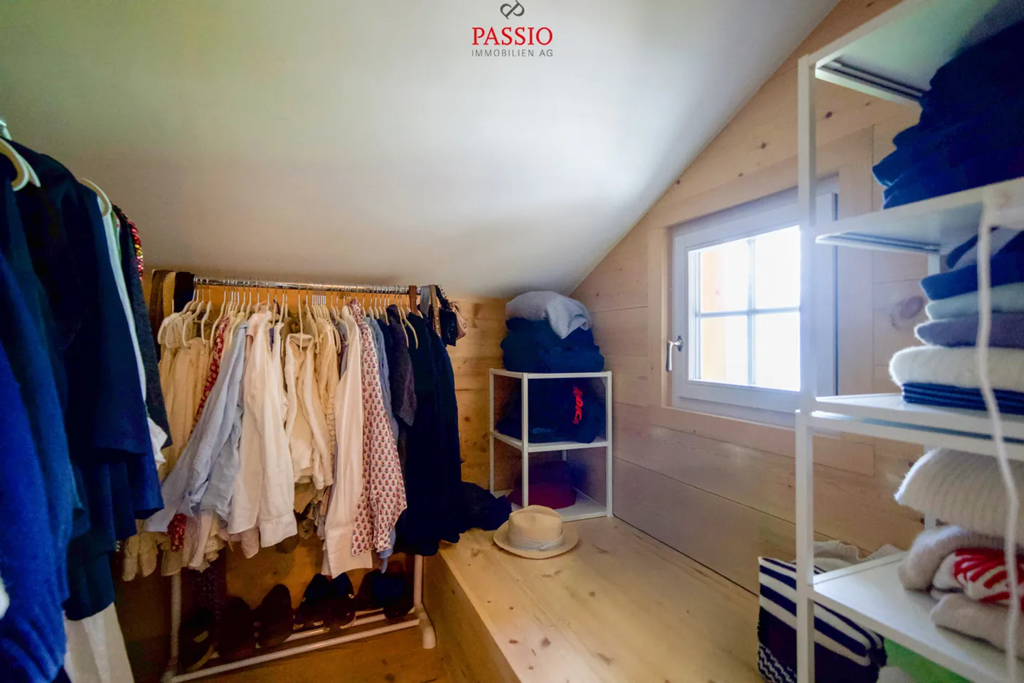 Casa storica di 3,5 stanze con studio di 1 stanza direttamente sul lago di Brienz - Foto 20 di 33