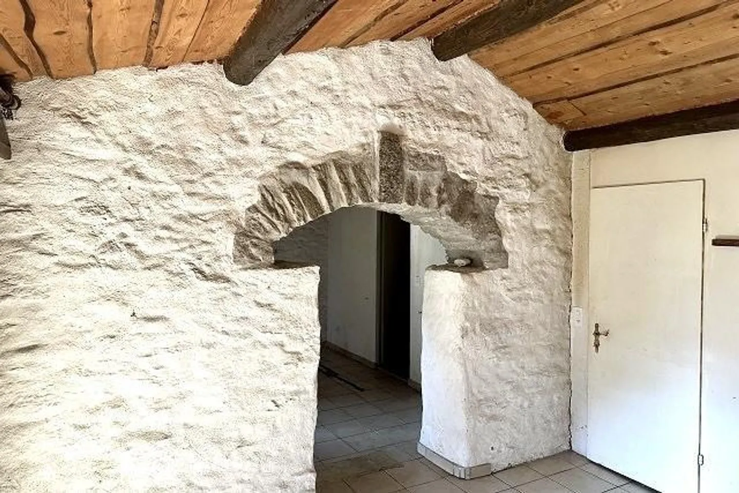 Three House Parts with Large Garden - Photo 28 of 49