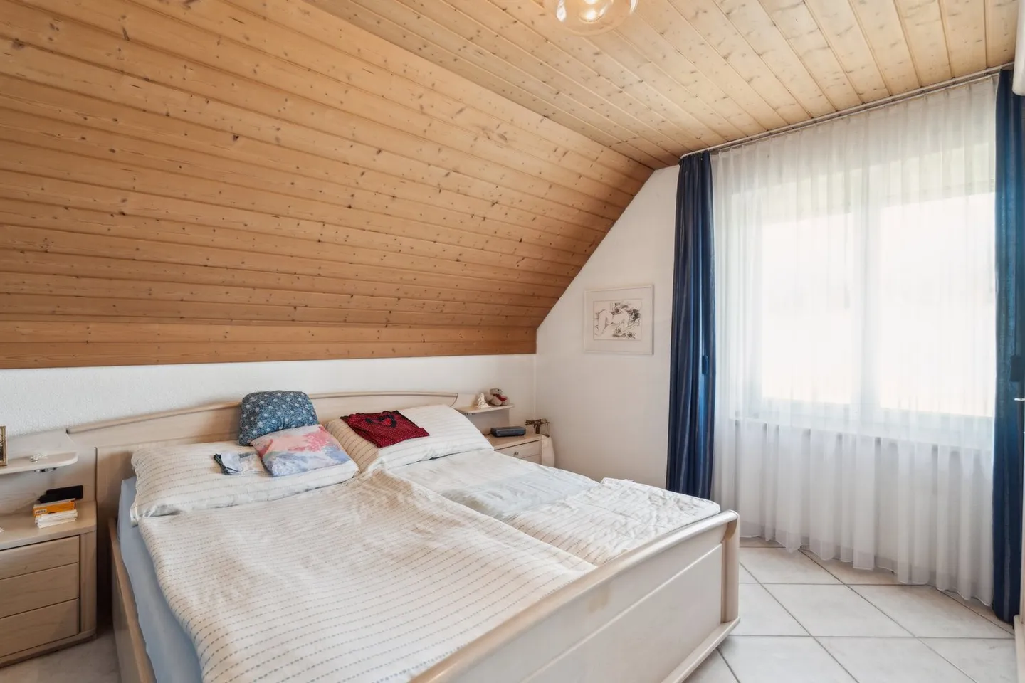 Charming attic apartment with a view of the greenery - Photo 6 of 11