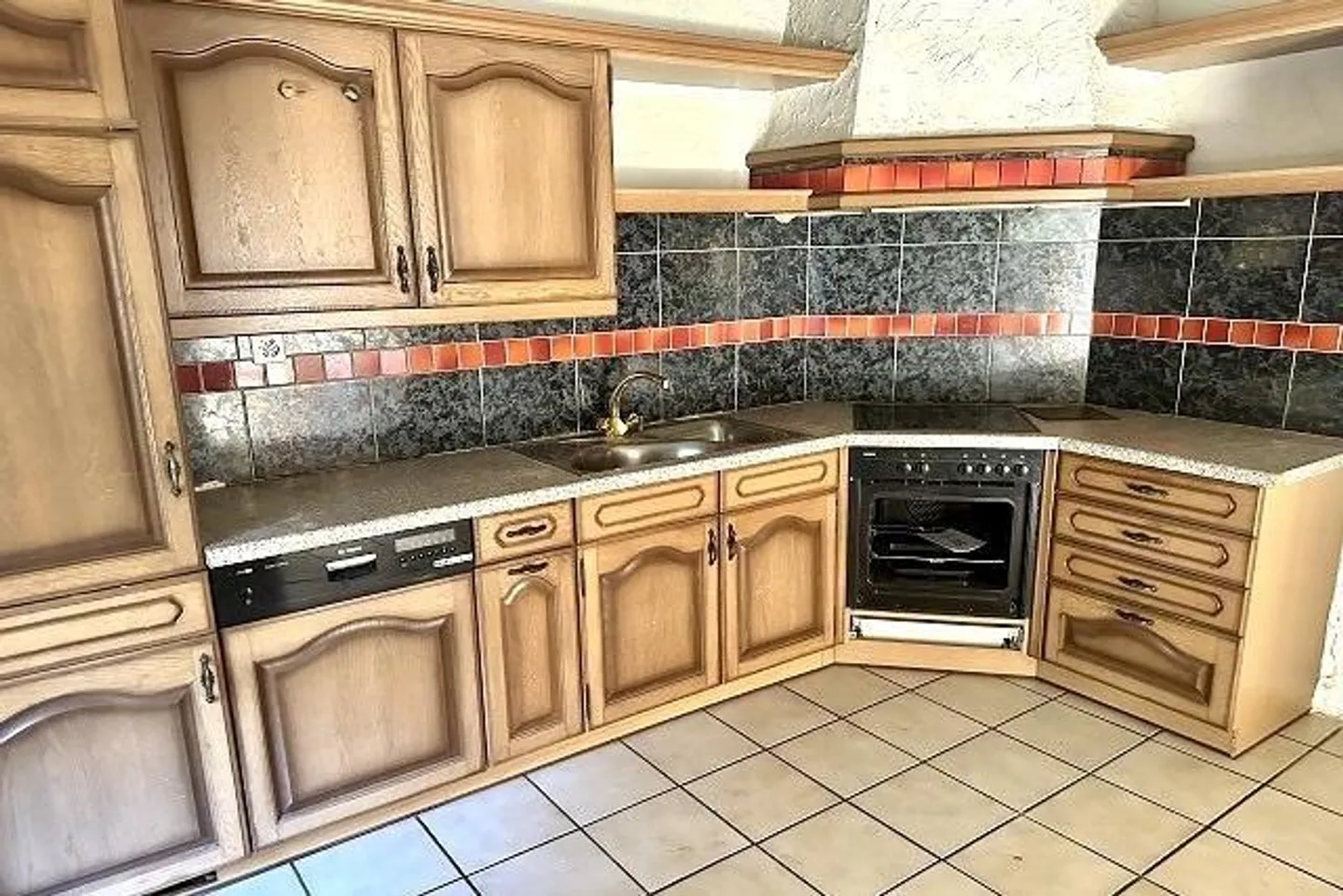 Three House Parts with Large Garden - Photo 24 of 49