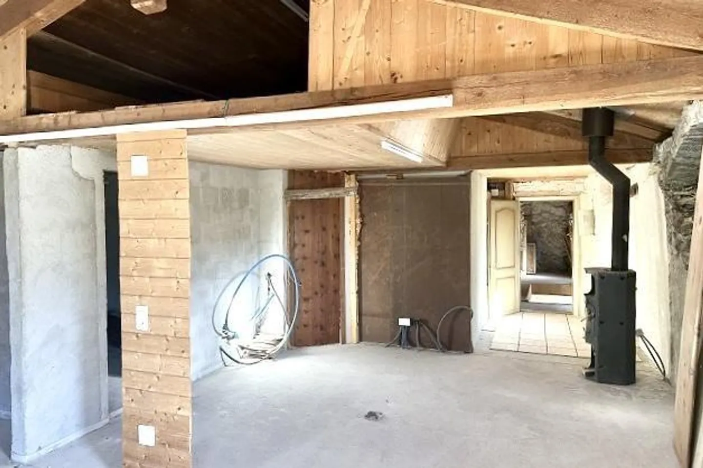 Three House Parts with Large Garden - Photo 25 of 49