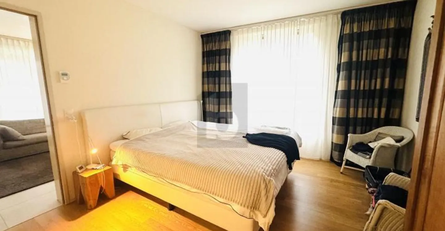 Appartement élégant au bord du lac - Photo 4 sur 6