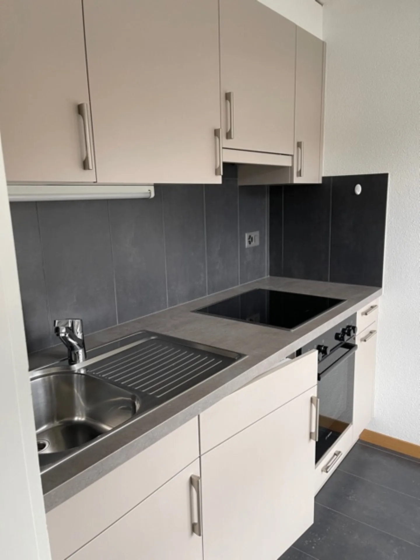 2-room apartment - Photo 1 of 10