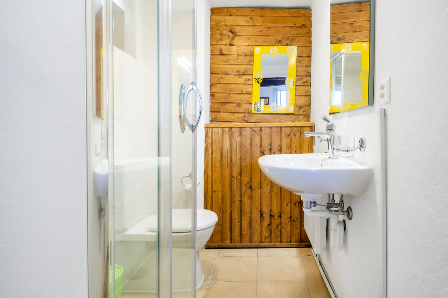 Charming Vacation Home with Lake View - Photo 8 of 12