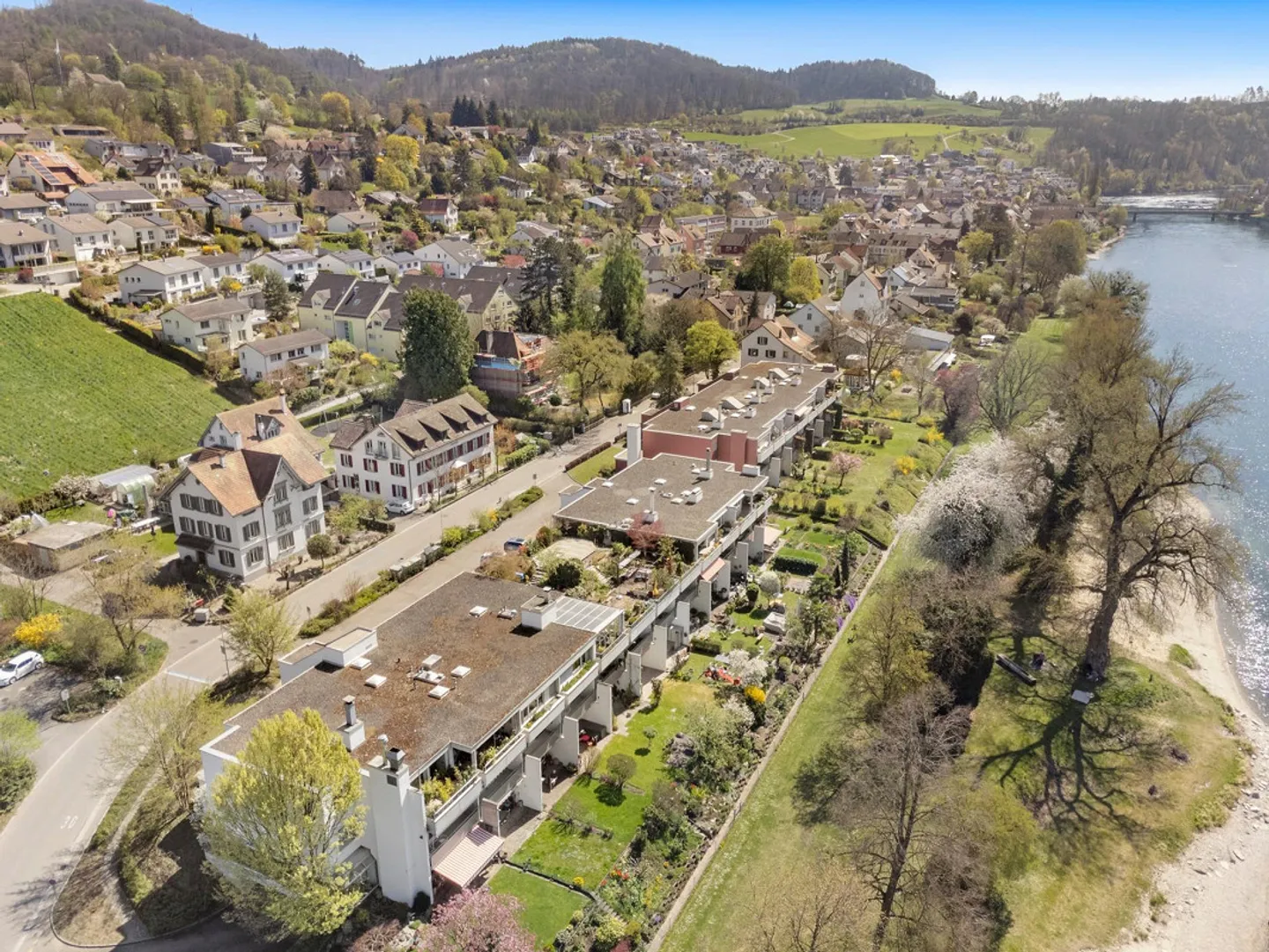 Attika-Wohnung mit Terrasse und wunderbarer, naher Rheinsicht - Foto 1 von 14