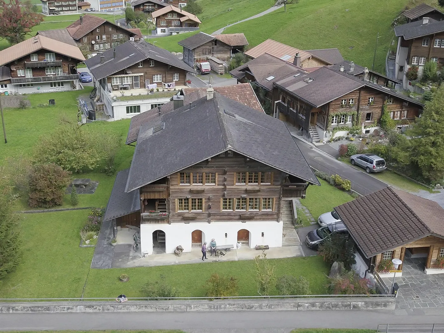 Section de maison avec deux appartements et terrain à bâtir - Photo 4 sur 8