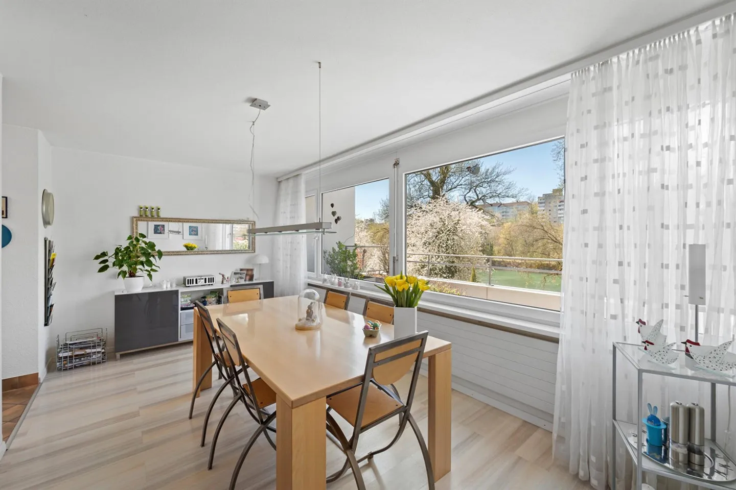 Attika-Wohnung mit Terrasse und wunderbarer, naher Rheinsicht - Foto 8 von 14