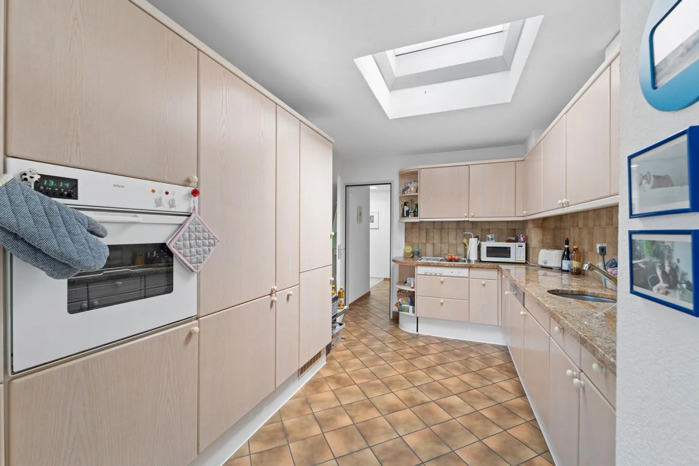 Attika-Wohnung mit Terrasse und wunderbarer, naher Rheinsicht - Foto 9 von 14