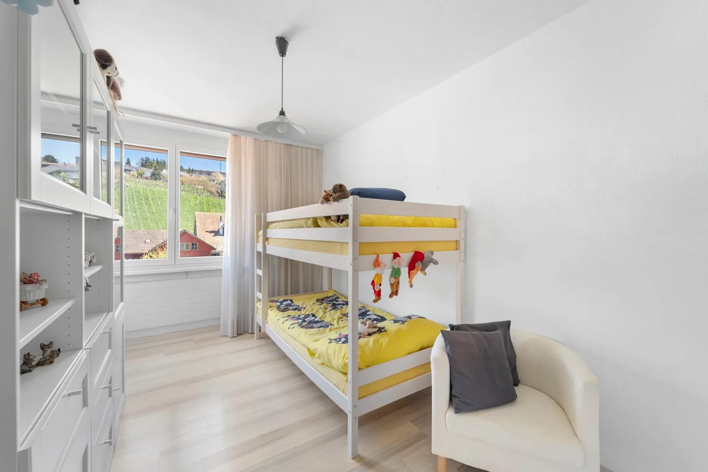 Attika-Wohnung mit Terrasse und wunderbarer, naher Rheinsicht - Foto 12 von 14
