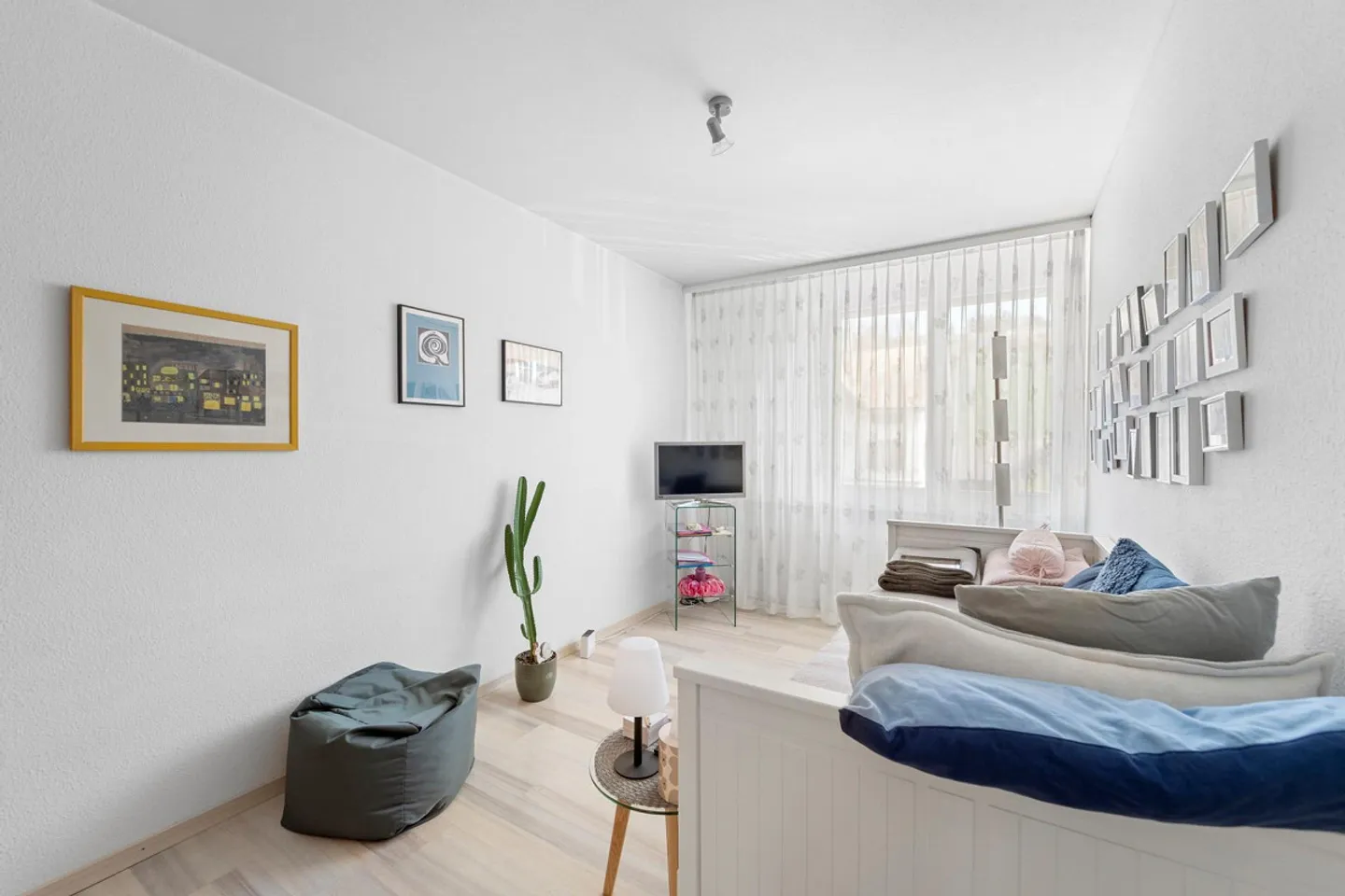 Attika-Wohnung mit Terrasse und wunderbarer, naher Rheinsicht - Foto 13 von 14