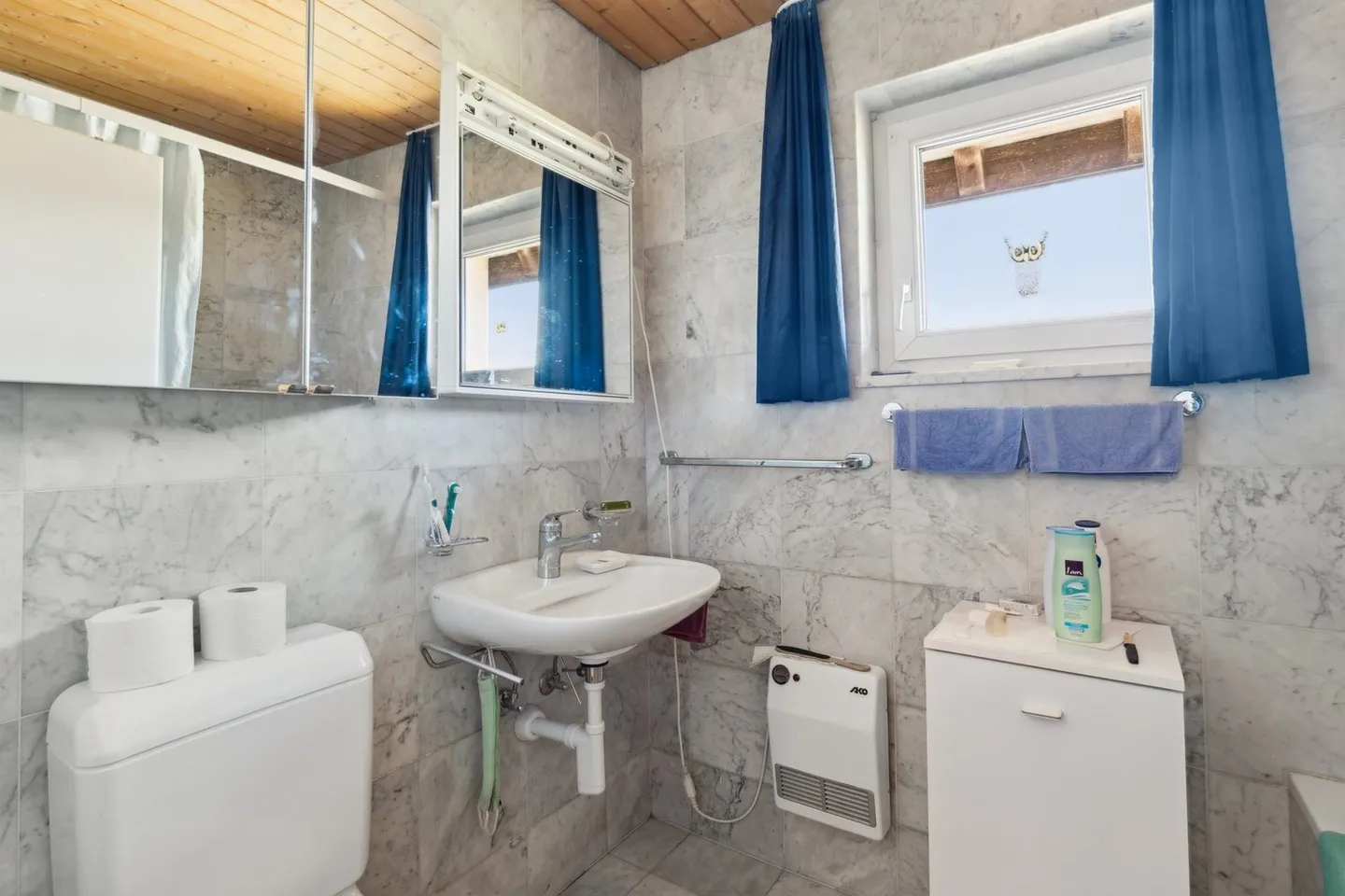 Charming attic apartment with a view of the greenery - Photo 10 of 11