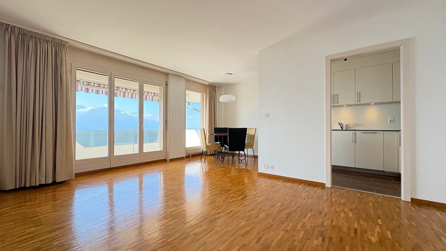 Rare Object in Montreux - Sublime Apartment with Panoramic View - Photo 6 of 9