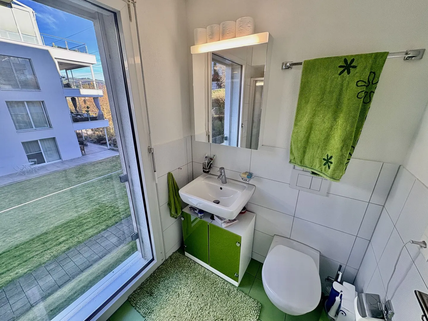 Living with a View - Charming and Quiet 2.5 Room Apartment - Photo 7 of 8