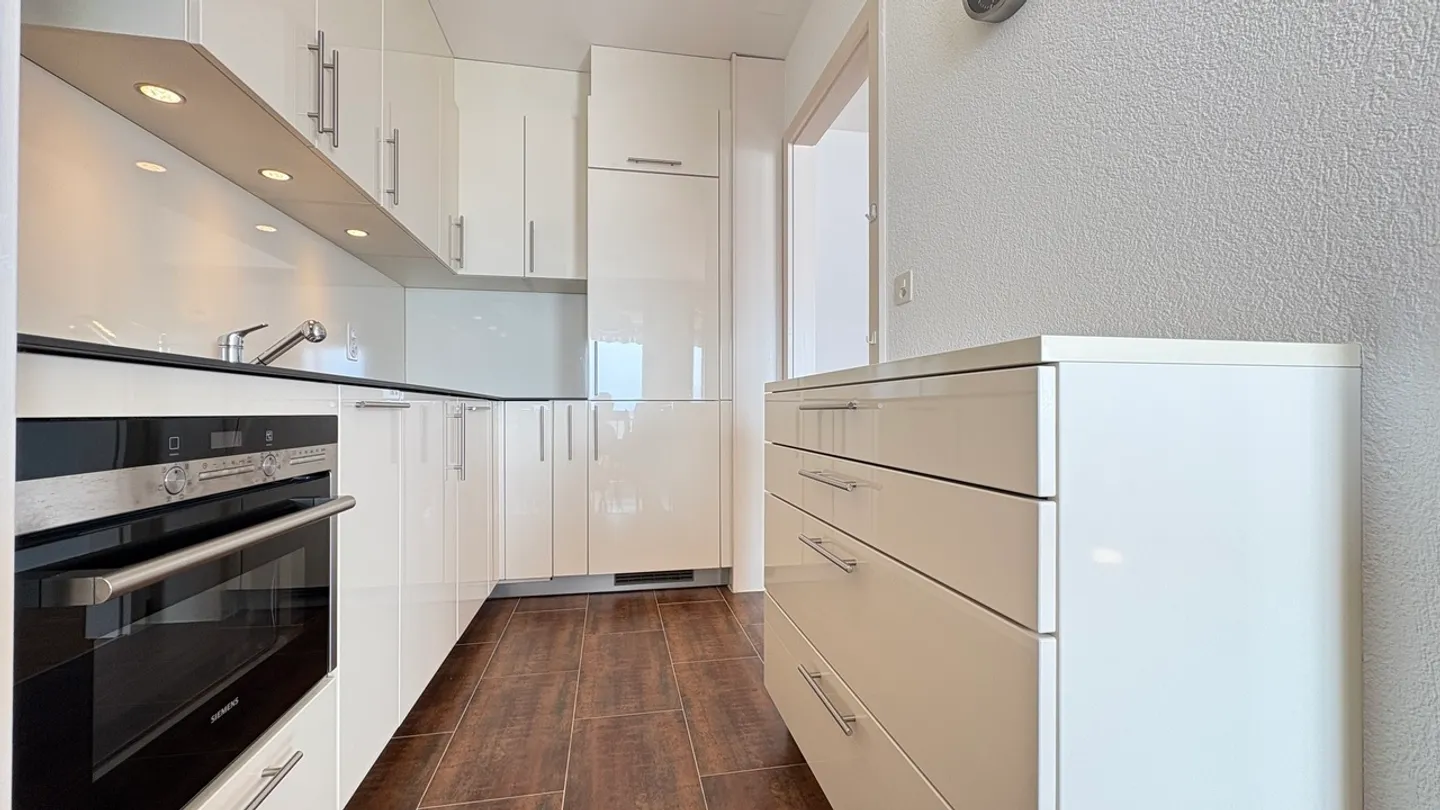 Rare Object in Montreux - Sublime Apartment with Panoramic View - Photo 7 of 9