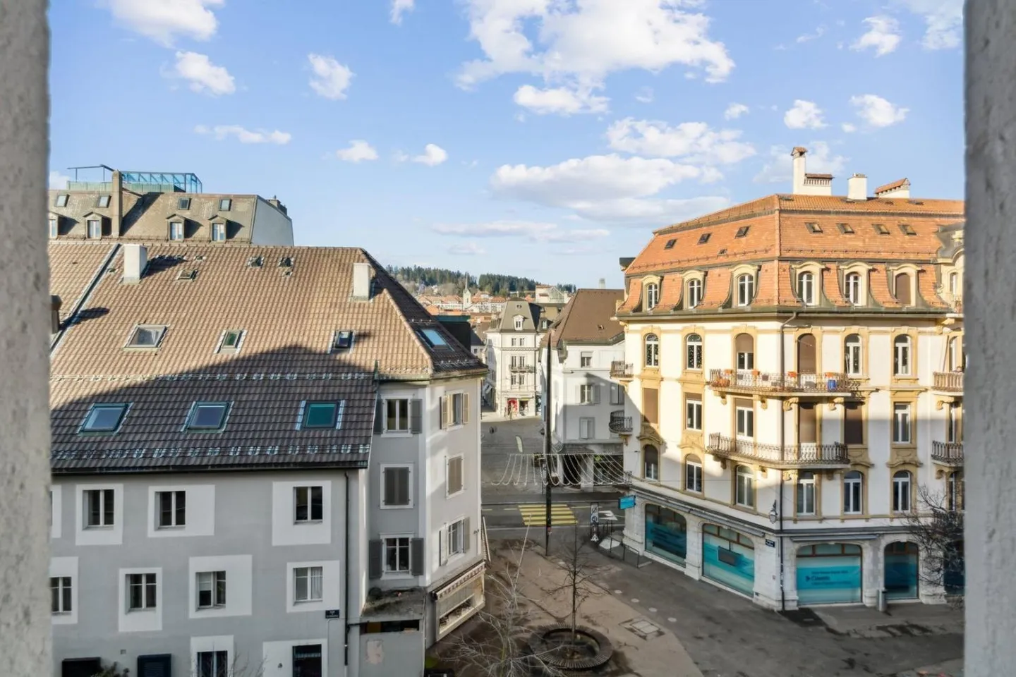 Mischgebäude in La Chaux-de-Fonds - Foto 3 von 3