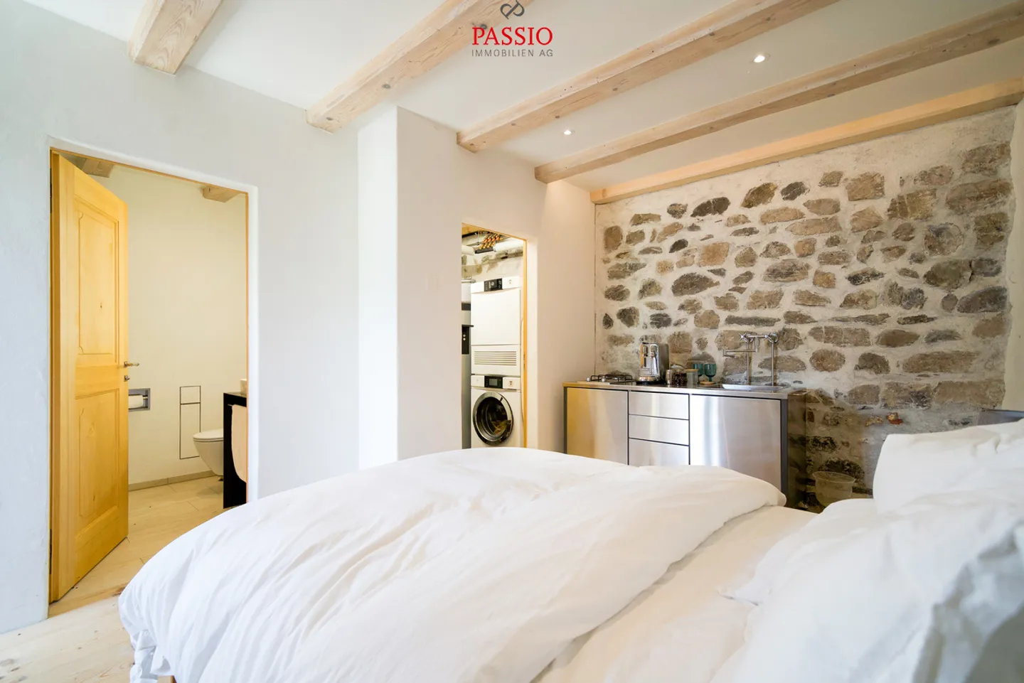 Casa storica di 3,5 stanze con studio di 1 stanza direttamente sul lago di Brienz - Foto 26 di 33