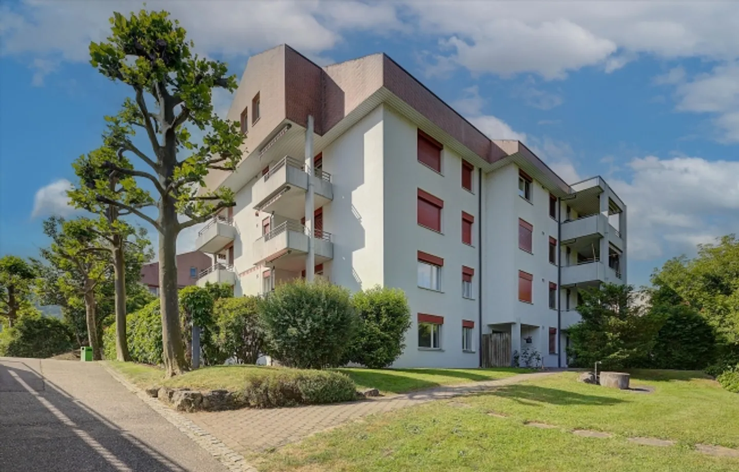 Attractive Apartment with Garden - Photo 1 of 1