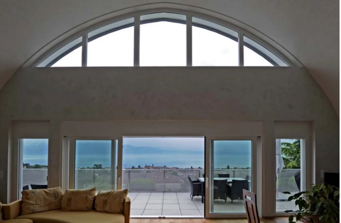 Spectacular Duplex with Lake View - Photo 2 of 5