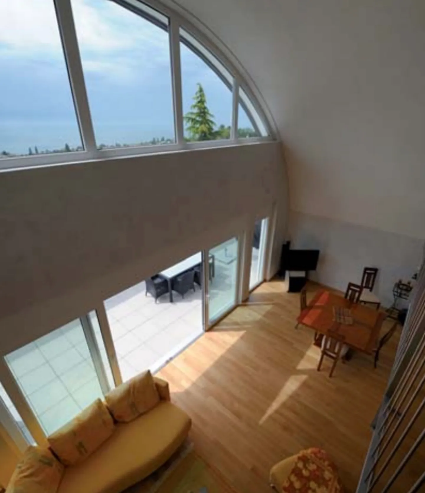 Spectacular Duplex with Lake View - Photo 4 of 5