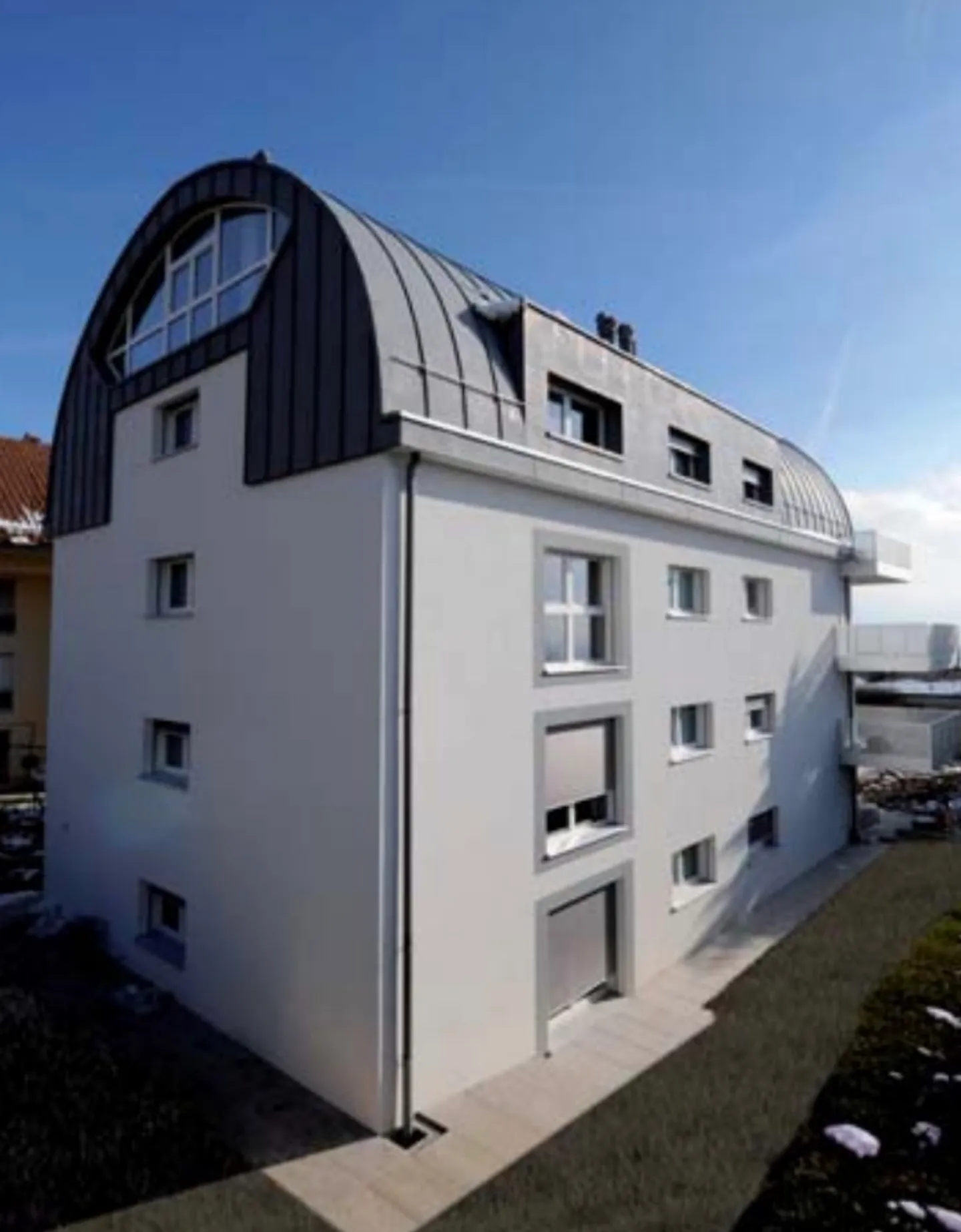 Spectacular Duplex with Lake View - Photo 5 of 5