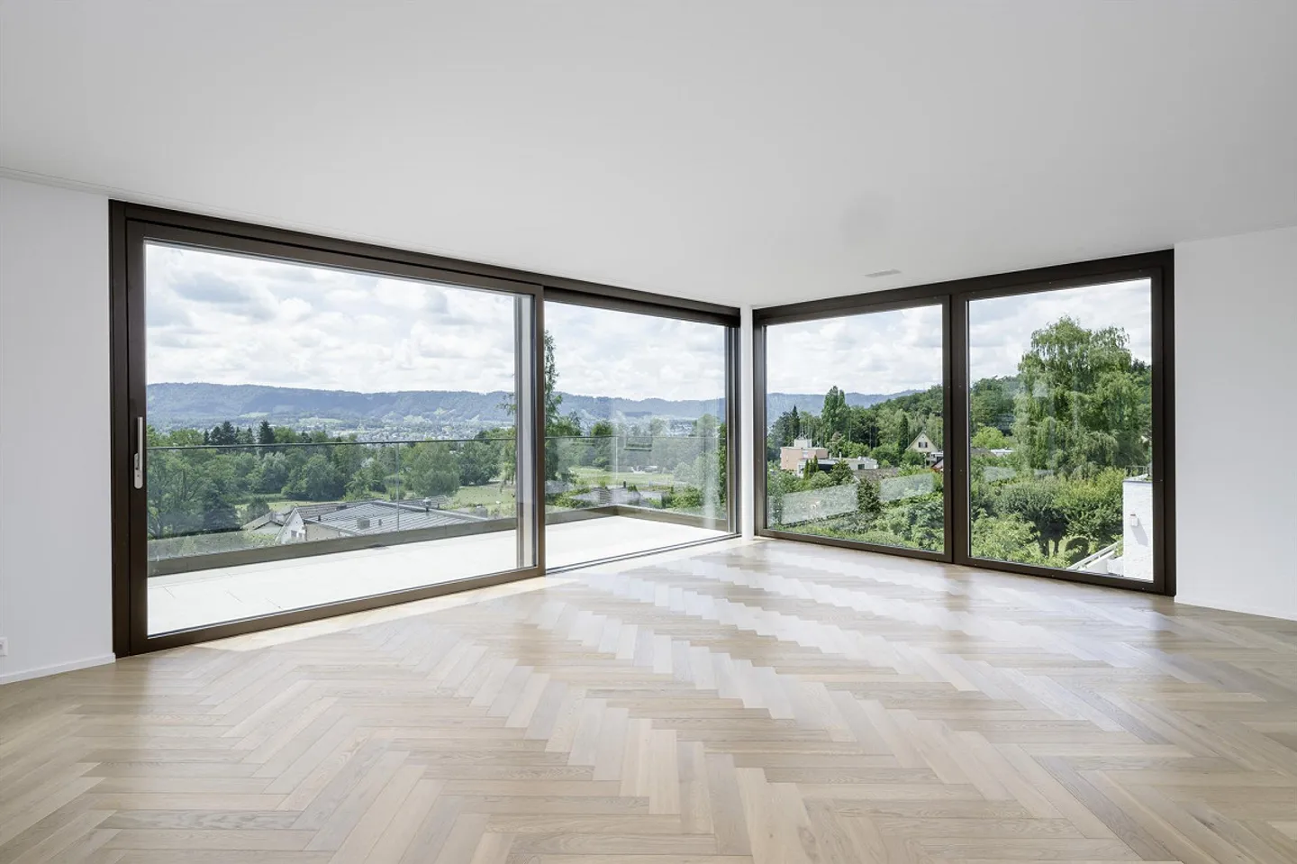 Attico esclusivo con terrazza sul tetto e vista panoramica sul lago e sulle montagne - Foto 7 di 9