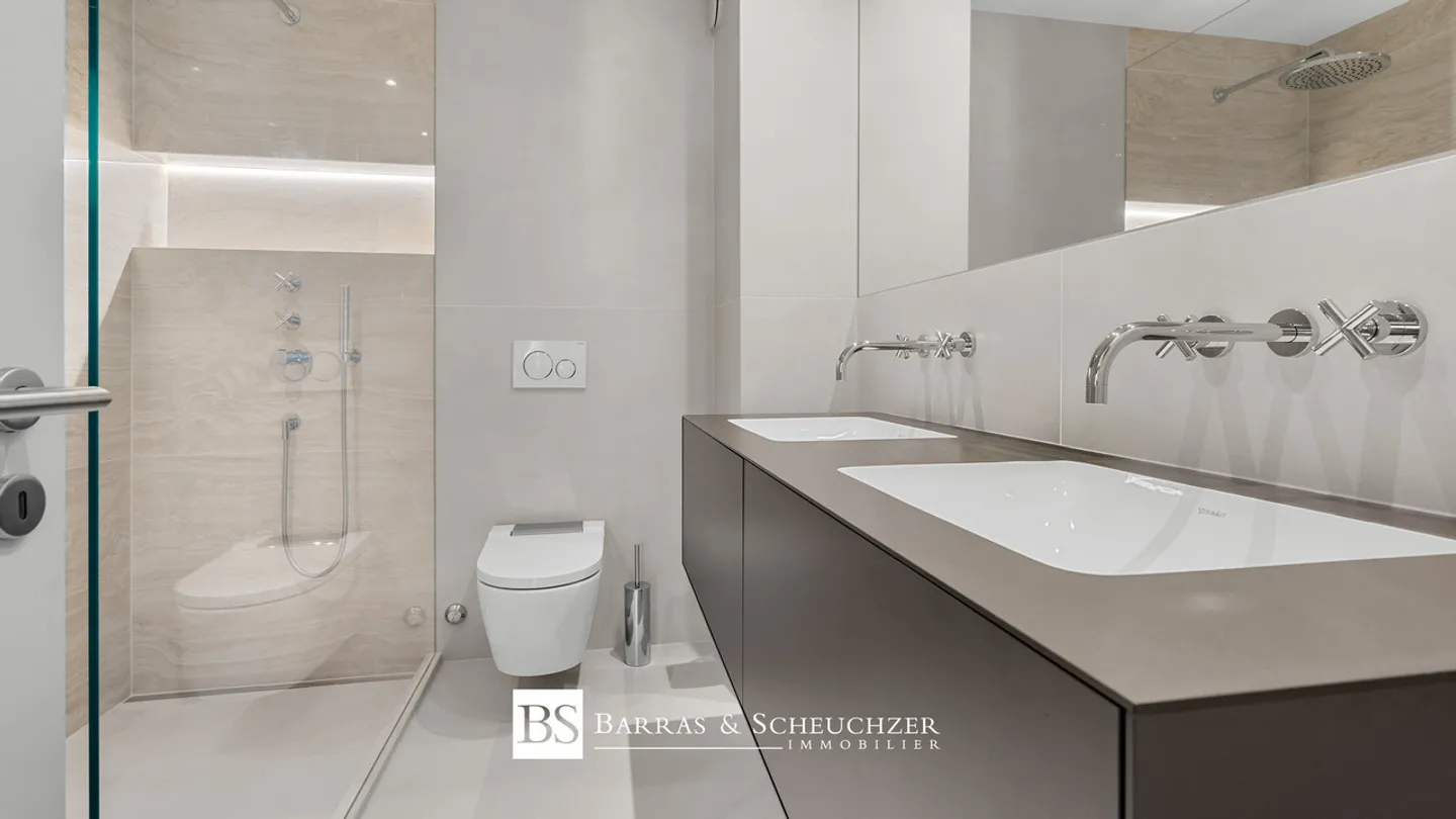 Exceptional penthouse fully renovated with breathtaking view - Photo 19 of 24