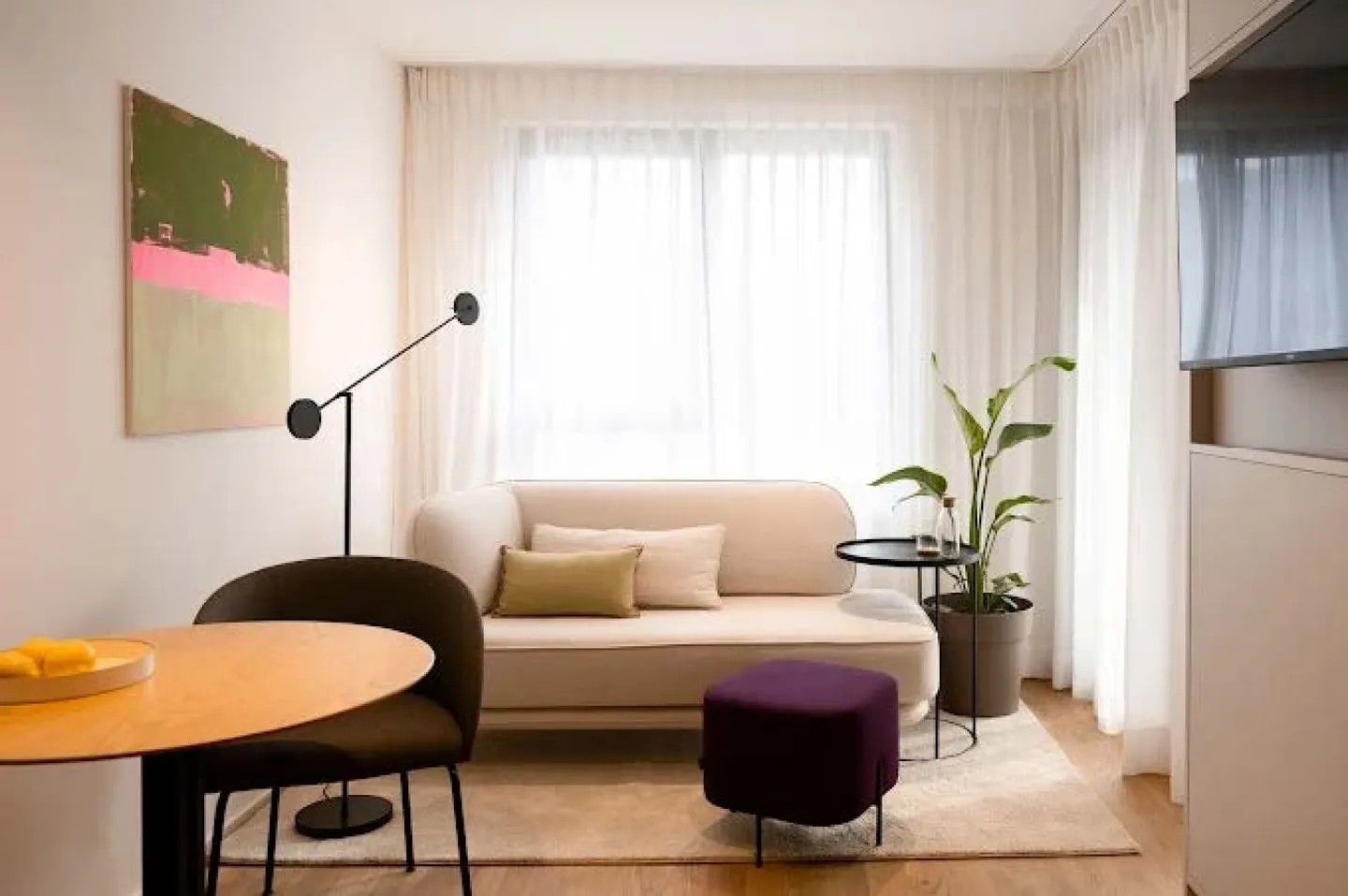 Senior living studios, one-bedroom and two-bedroom apartments long stay furnished or not - Photo 7 of 15