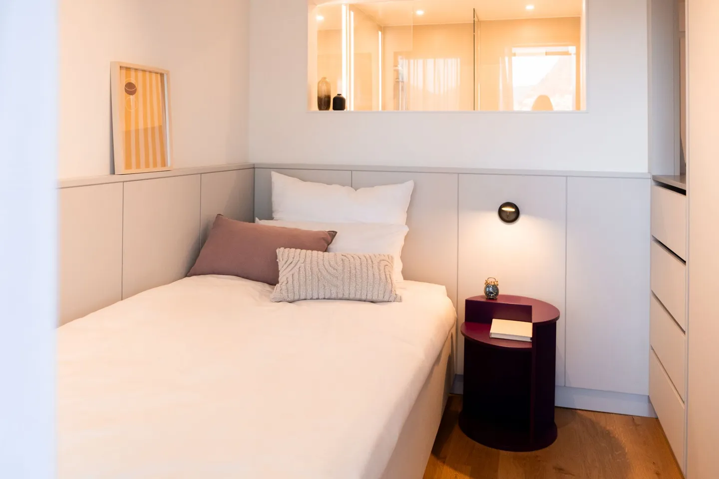 Senior living studios, one-bedroom and two-bedroom apartments long stay furnished or not - Photo 8 of 15
