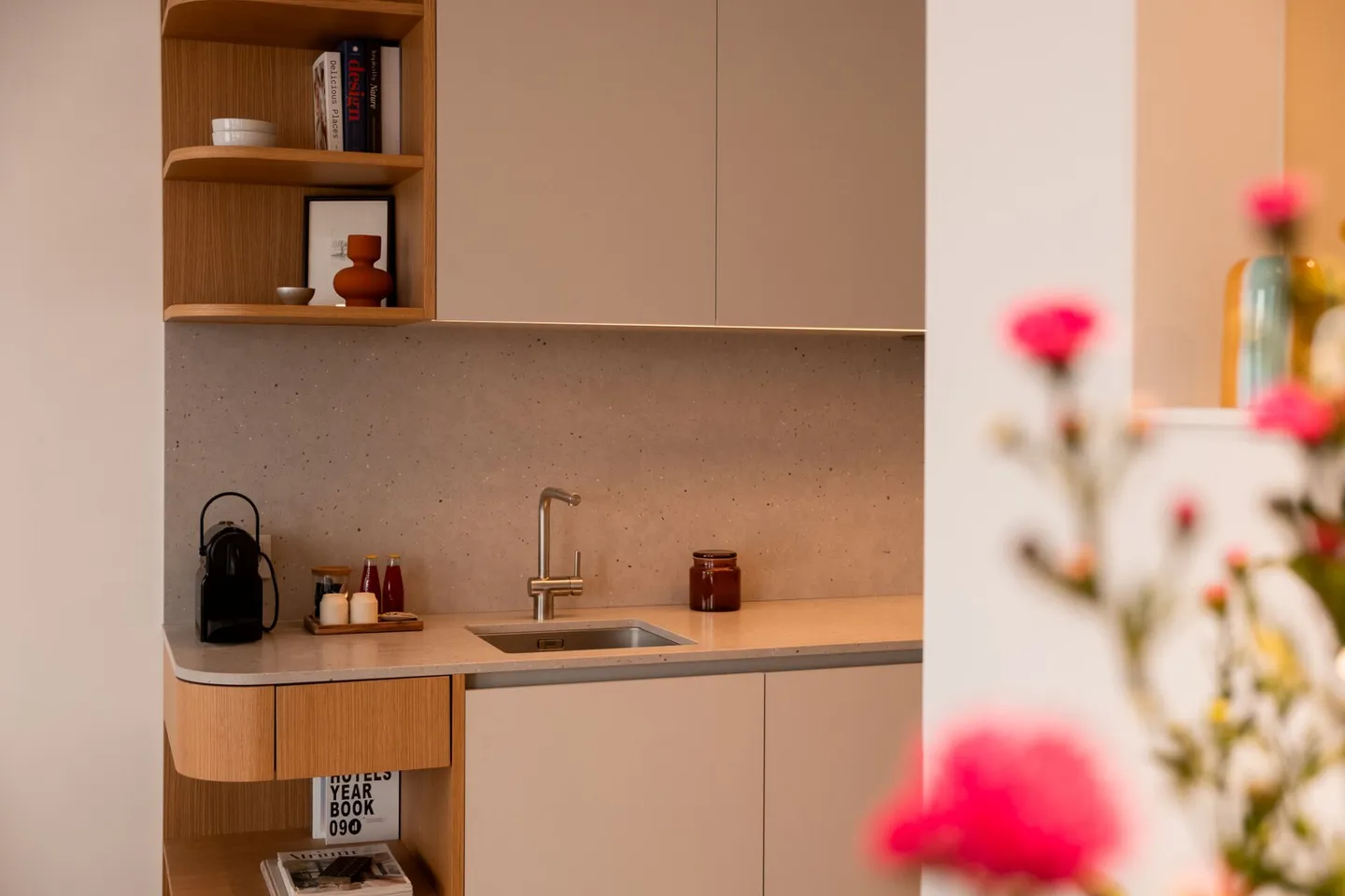 Senior living studios, one-bedroom and two-bedroom apartments long stay furnished or not - Photo 5 of 15
