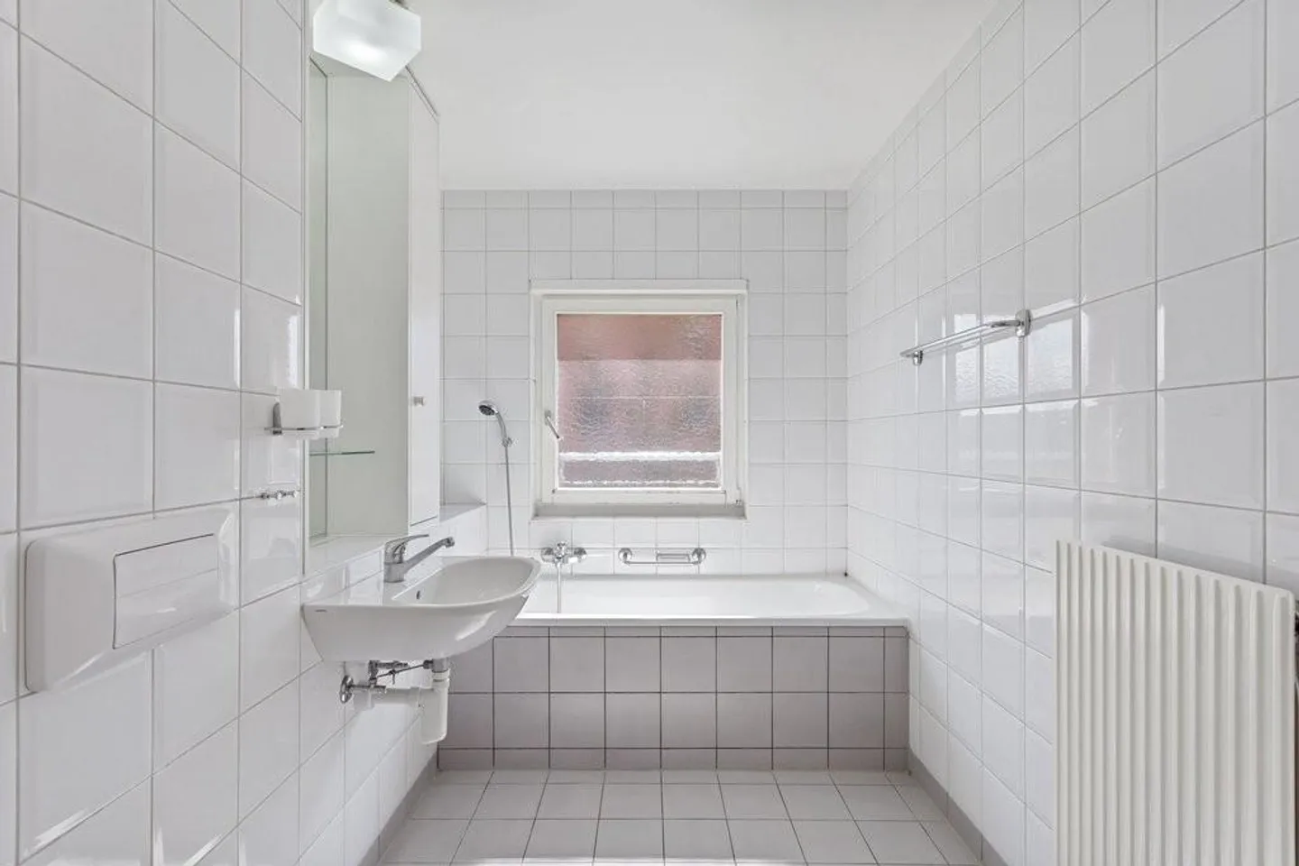 For rent without deposit - renovated apartments - Photo 6 of 6