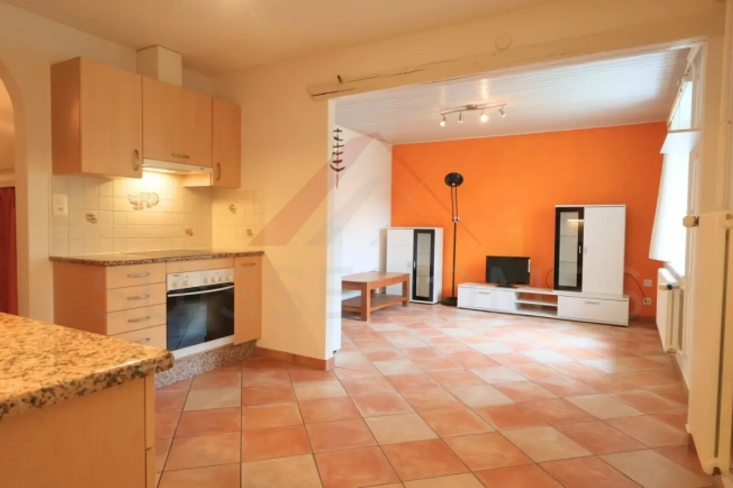 «Moutier - Casa indipendente con 2 appartamenti (2.5 + 4 stanze), ca. 130 m² su 650 m² da abitare e affittare» - Foto 14 di 19