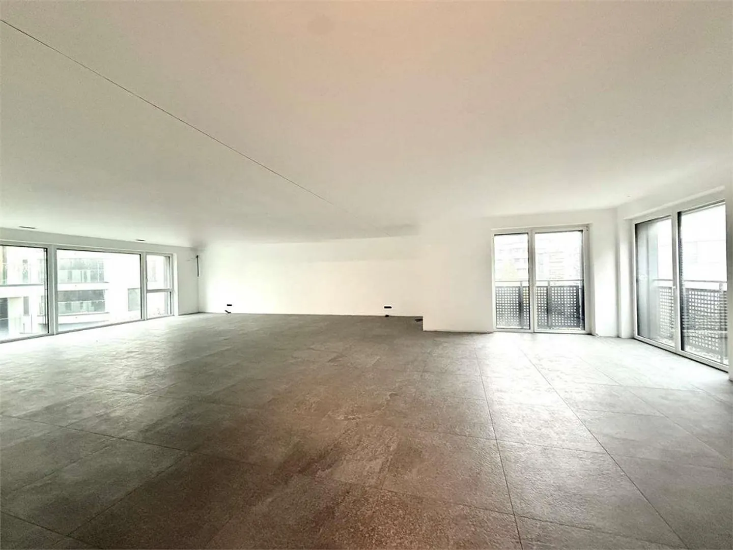 Espace commercial à Massagno dans un emplacement stratégique - Photo 2 sur 9