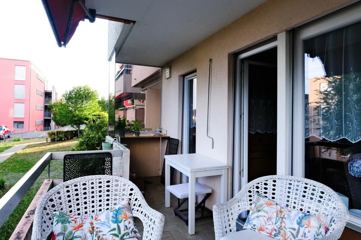 Due appartamenti in uno: Comfort familiare e rendimento da locazione - Foto 2 di 12