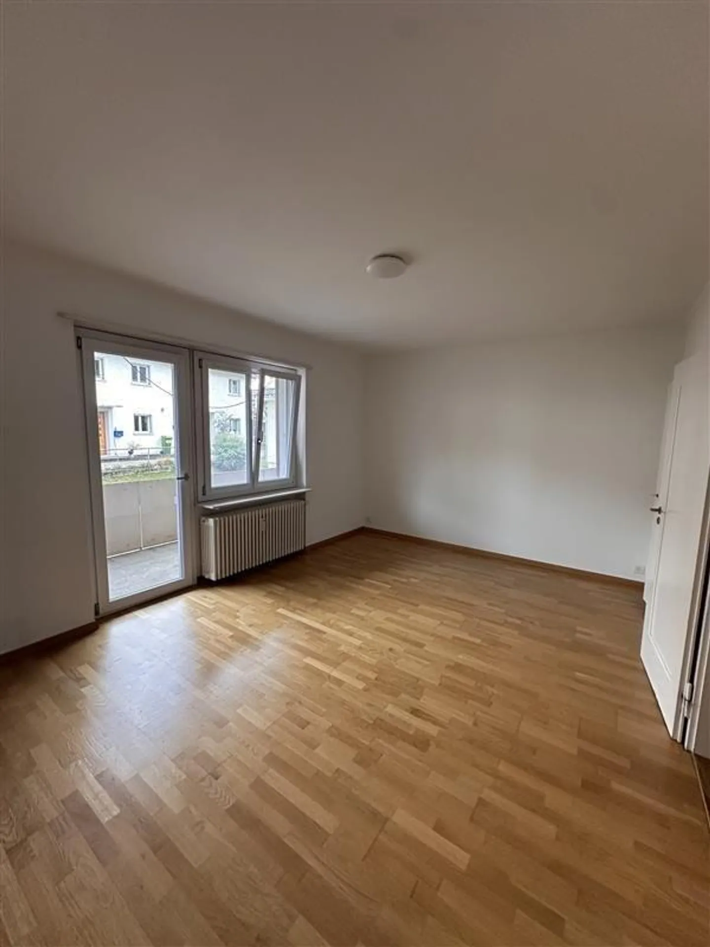 MODERN 1-BEDROOM APARTMENT IN A CENTRAL LOCATION - Photo 6 of 11