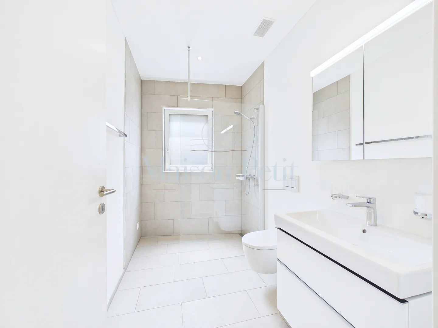 Perfect for Families: Scenic Views, Space, and Low Utility Costs - Move in Without Construction Stress. - Photo 11 of 13