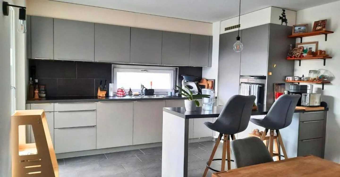 Spacious Apartment with Lake View - Photo 2 of 10
