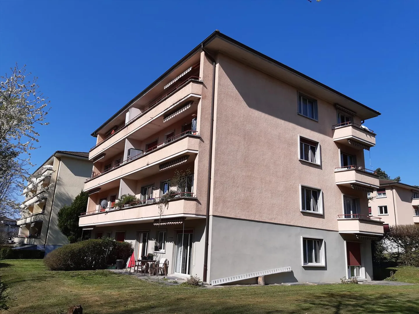 Appartement 2.5 pièces - Photo 1 sur 8