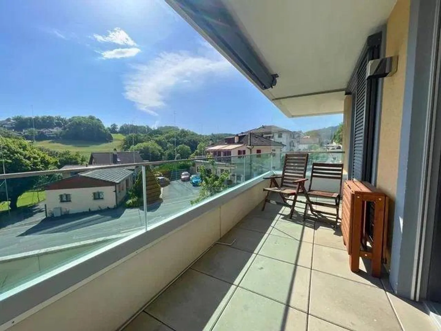 Spacious Apartment with Lake View - Photo 9 of 10