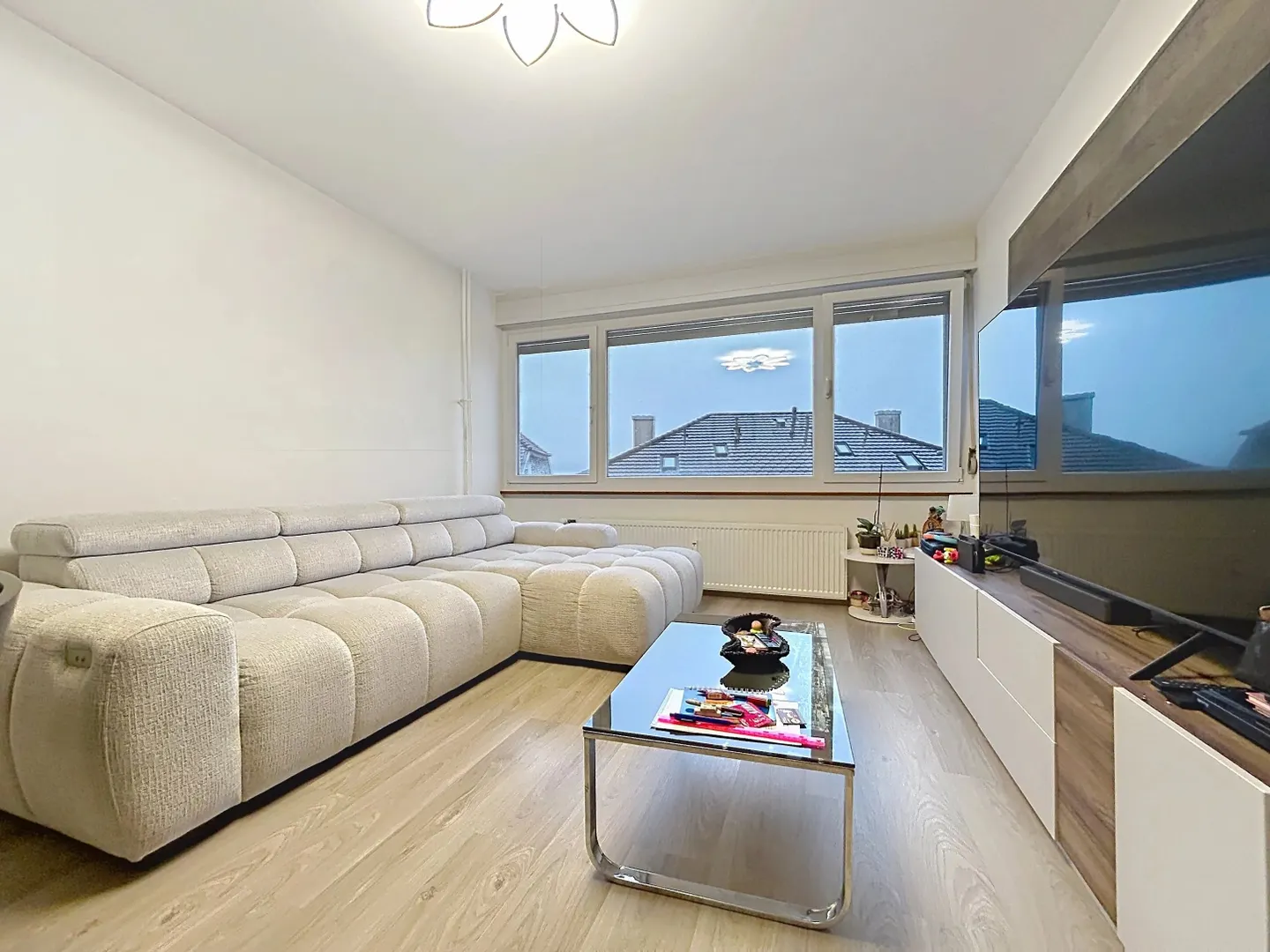 Appartement Charmant avec Vue sur le Lac - Photo 1 sur 9
