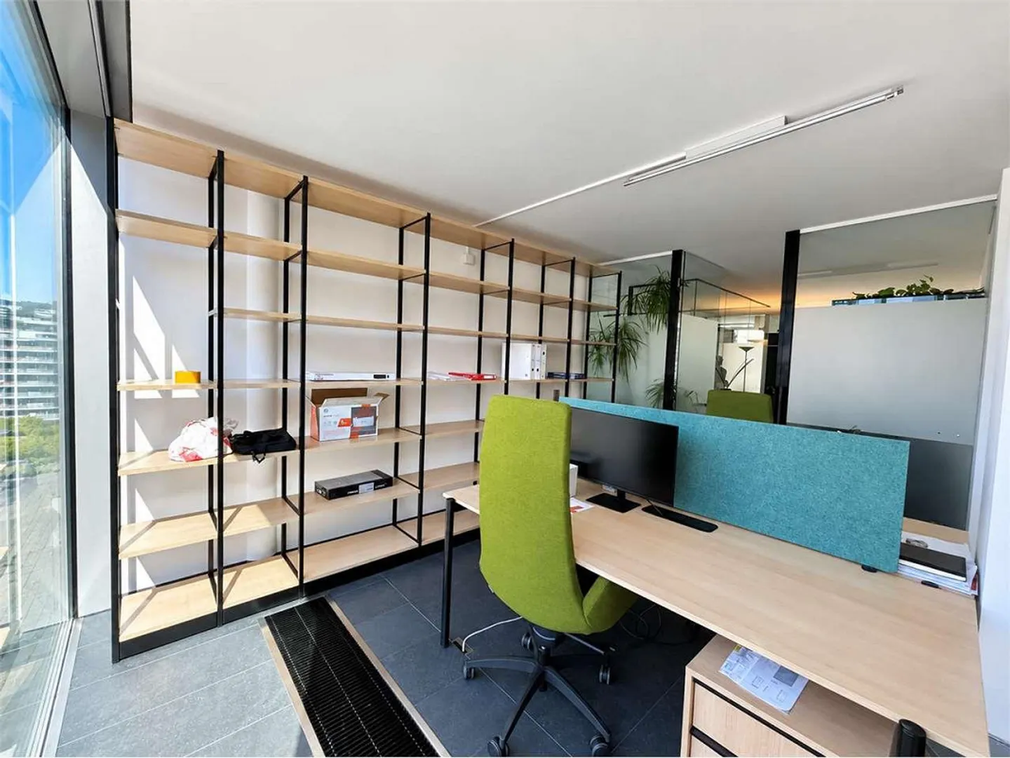 Privates Büro in gemeinsam genutztem professionellem Raum - Foto 6 von 12