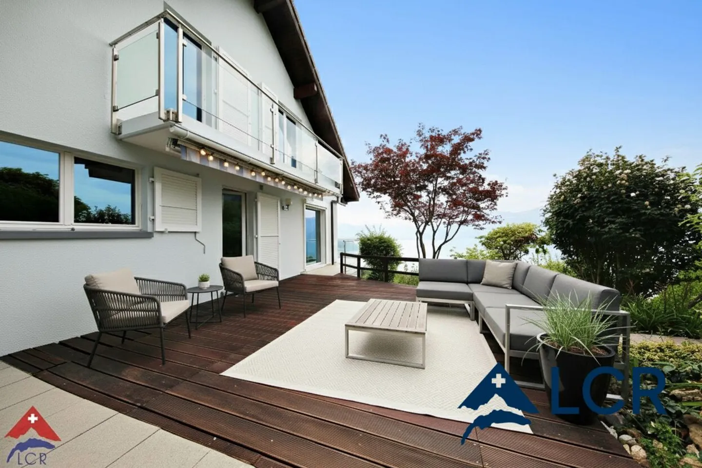 Prächtige Villa mit Seeblick - Foto 1 von 13