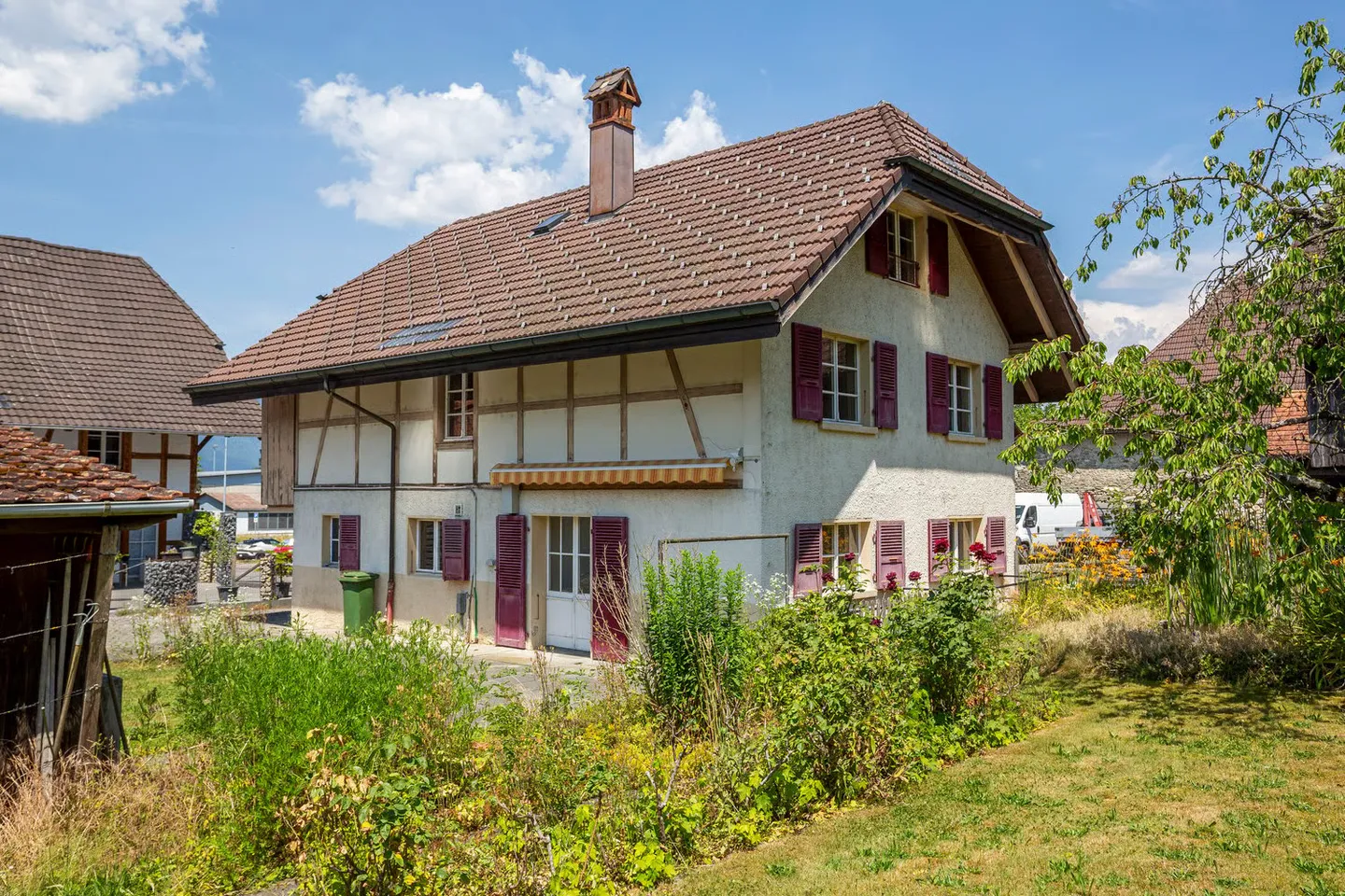 Stöckli with 2 apartments and large garden - Photo 2 of 12