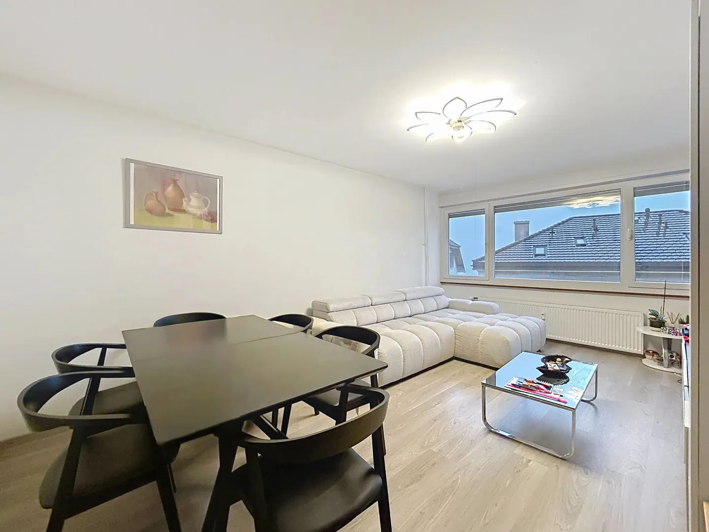 Appartement Charmant avec Vue sur le Lac - Photo 3 sur 9
